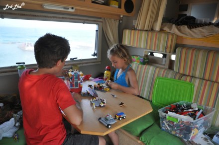 7 enfants dans Rhino (1)